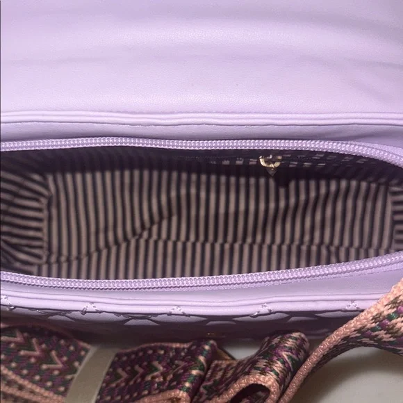 Lavender Quilted Women's Bag - Picture 6 of 11
